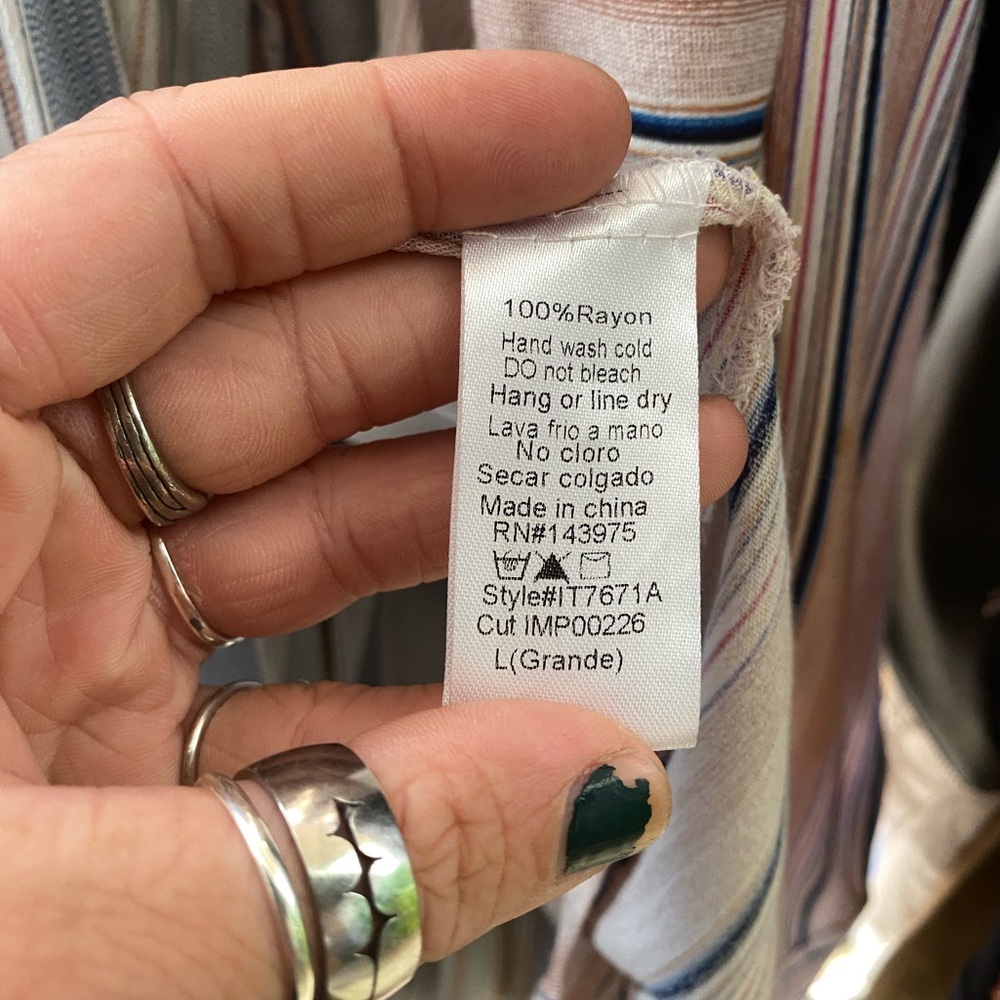 Millibon Women's Button Down - image 4